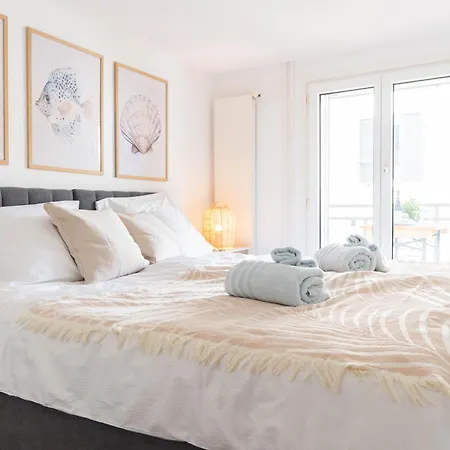 Beyond Cozy, Coastal Design, Balkon & Parkplatz * St. Gallen