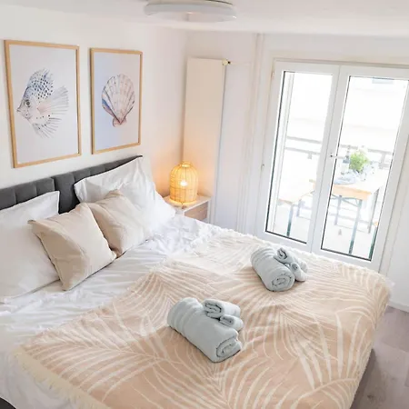 Beyond Cozy, Coastal Design, Balkon & Parkplatz Lägenhet *